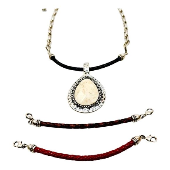 Premier Designs Trio Necklace NWOT - Picture 2 of 3